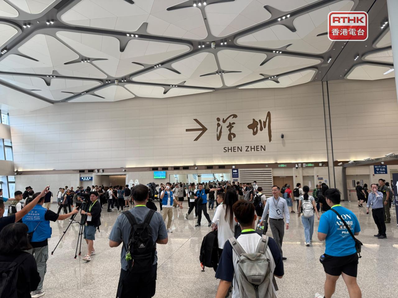 演練測試港方口岸區人流處理能力。（任浩鋒攝）