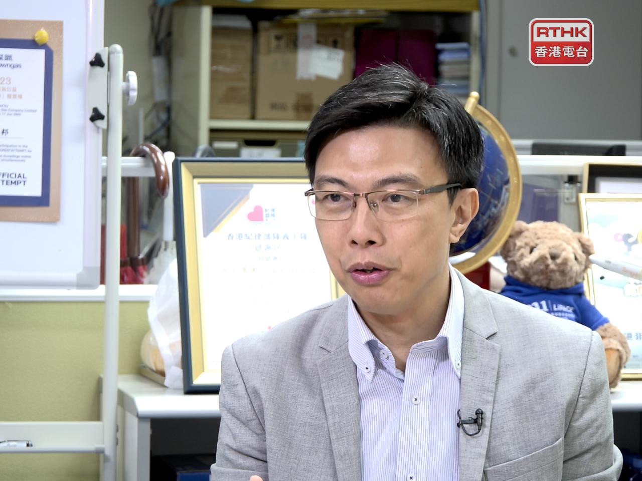 崔定邦說制定內地旅遊路線時，大約六成時間會讓旅客「遊山玩水」，其餘時間會安排紅色景點。（廖漢榮攝）