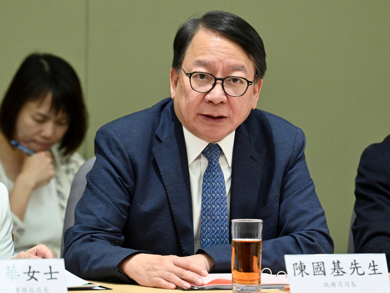 陳國基指出，去年政府善用特殊節慶紀念日子為切入點，例如中國人民抗日戰爭暨世界反法西斯戰爭勝利80周年紀念、東江水供港60周年等，舉辦了不同的紀念及慶祝活動，各界反應十分積極和熱烈。（政府新聞處）