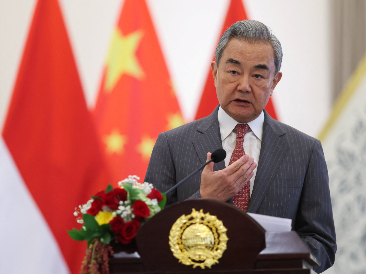王毅說，中方正落實對尼泊爾一攬子援助。（路透社資料圖片）