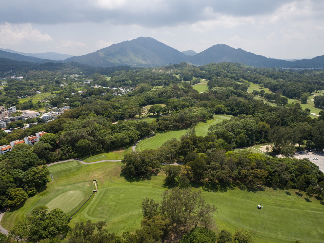 The government had planned to utilise 9.5 hectares of the Fanling Golf Course for public housing development. File photo: AFP
