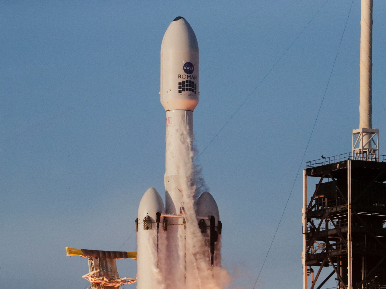羅曼太空望遠鏡由SpaceX的獵鷹重型運載火箭搭載升空。（路透社資料圖片）
