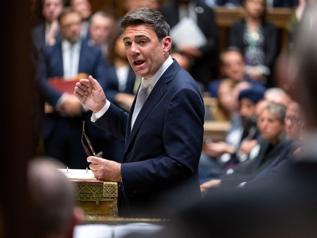 貝安德第一次以英國首相身分，在國會下議院演說，強調會繼續支持烏克蘭。（路透社）
