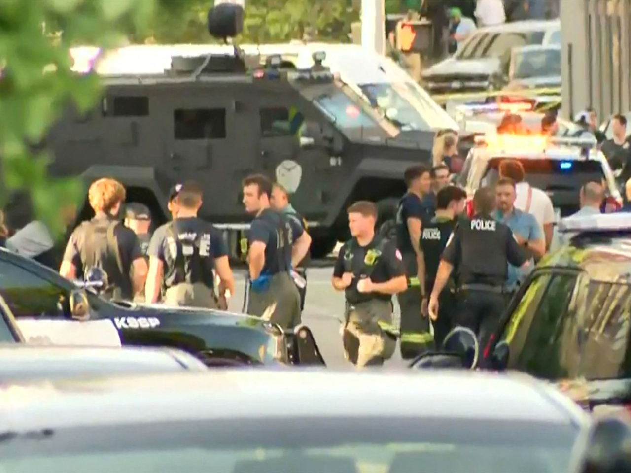 Police respond to a shooting in Minneapolis, Minnesota, in which two people were killed. Photo: Reuters via ABC affiliate KSTP