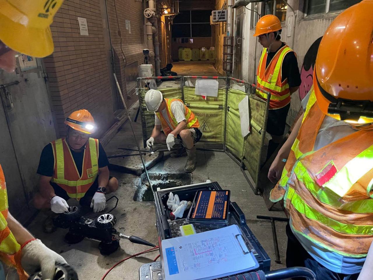 渠務署進行閉路電視勘察工作。（渠務署社交專頁圖片）