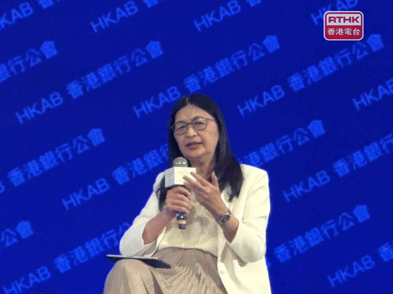 梁鳳儀稱證監會正考慮是否需要提供進一步指引，協助機構在代理式AI落實現有監管原則。（趙嘉駿攝）