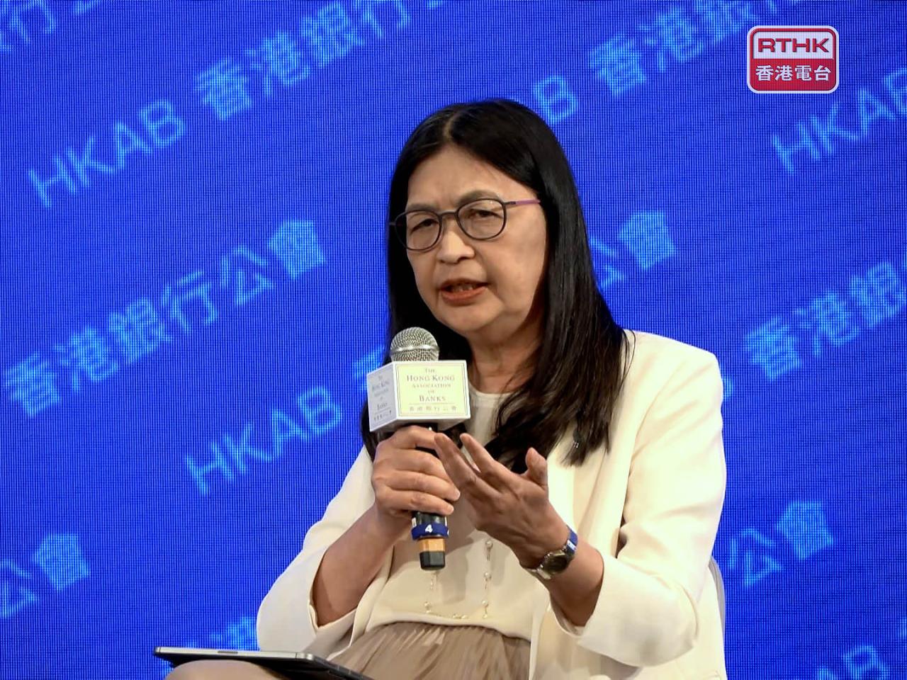 梁鳳儀稱證監會正考慮是否需要提供進一步指引，協助機構在代理式AI落實現有監管原則。（廖漢榮攝）