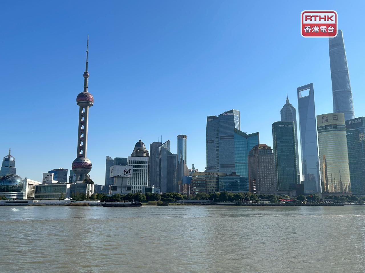 伍禮賢相信財政部注資8家內銀及內險公司，反映當局扶持經濟的決心。（港台圖片）