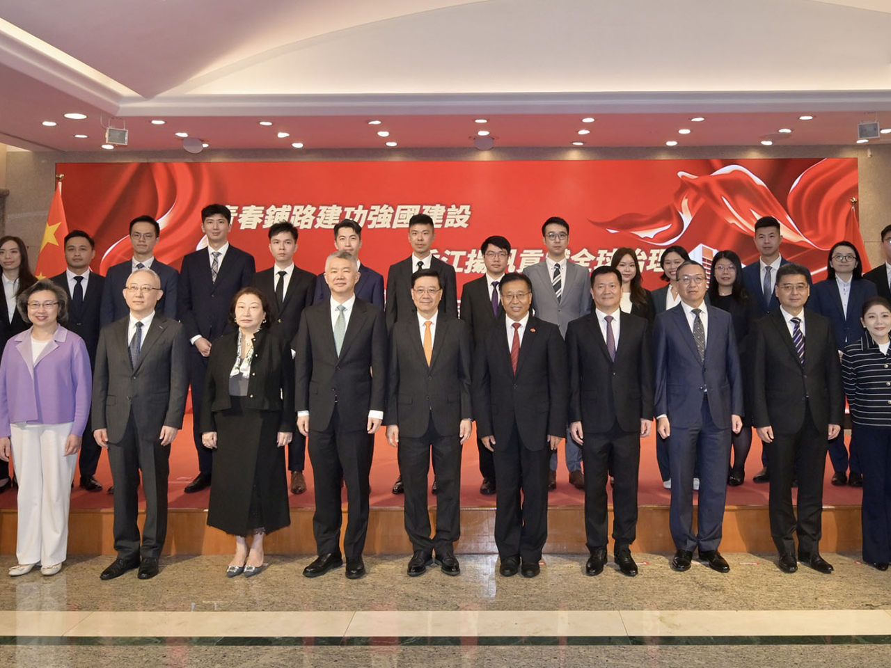 第三批16名來自13個職系的香港青年公務員前往聯合國任職。（政府新聞處）