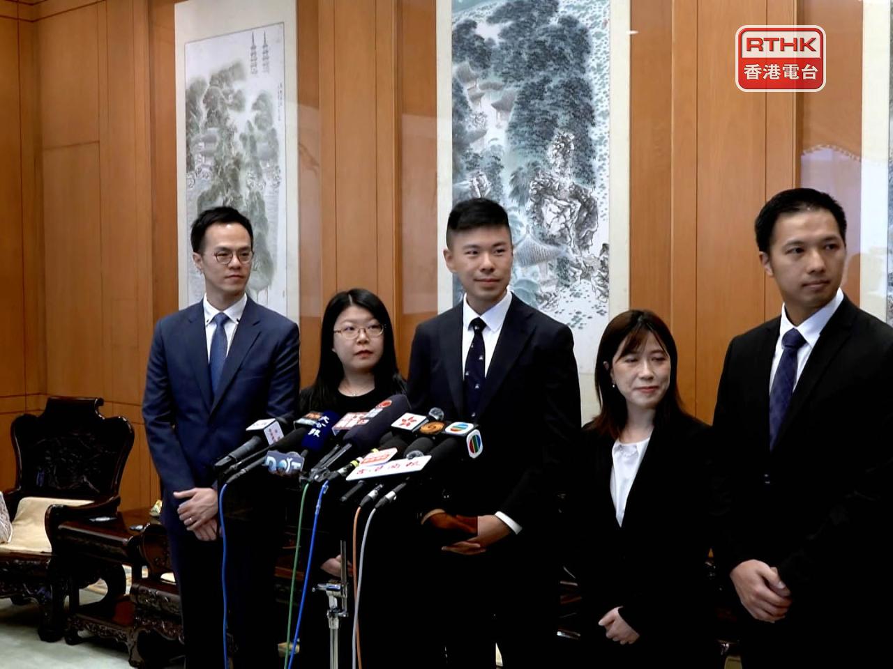 特區政府派出第三批16名來自多個部門的香港青年公務員，本月起將陸續啟程。（廖漢榮攝）