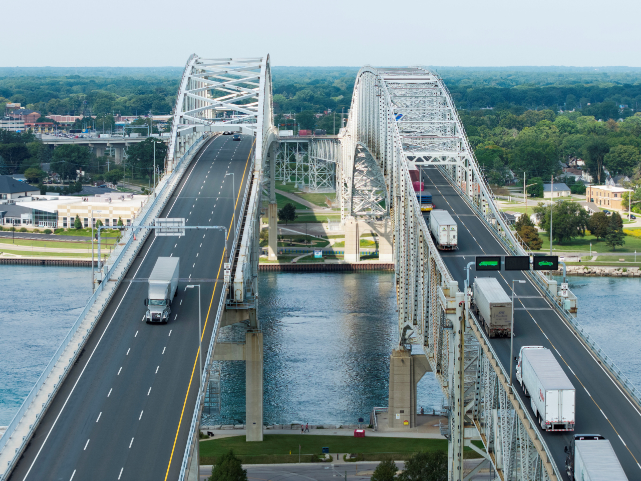 Truckers ship goods between Canada and the US using the Blue Water Bridge that connects Sarnia, Ontario, and Port Huron, Michigan. File photo: Reuters