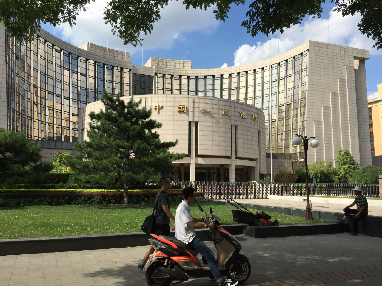 人行公開市場7日期逆回購時隔兩日再度零操作。今日無逆回購到期。（新華社資料圖片）