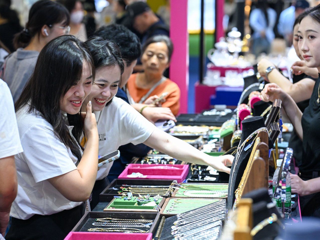 內地8月居民消費價格指數（CPI）按年升幅擴大至0.8%，符合市場預期。（新華社資料圖片）