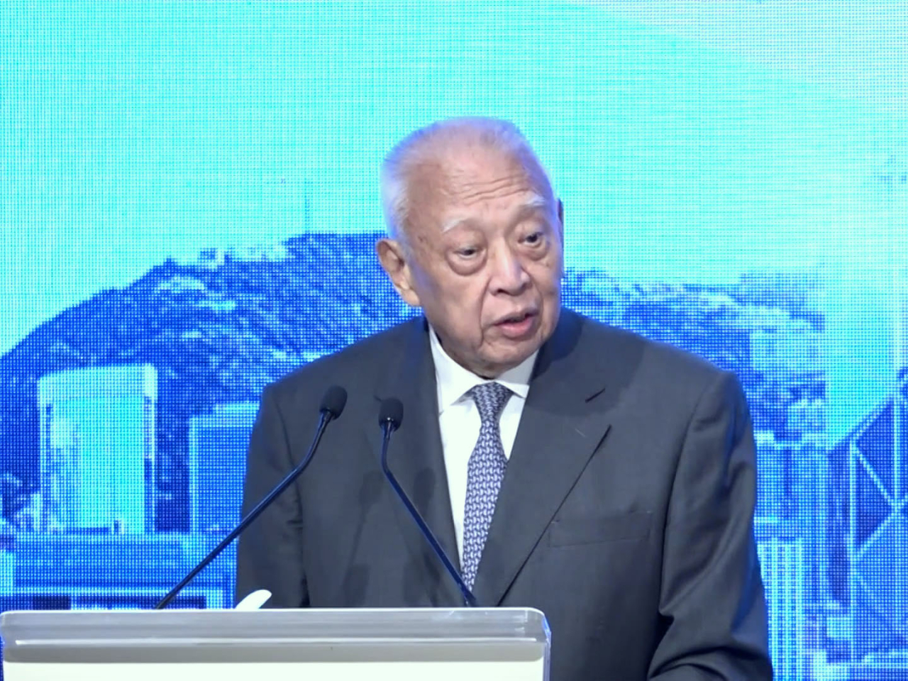 李慧琼指董建華竭誠領導香港特區順利成立，成功貫徹「一國兩制」、「港人治港」、高度自治。（港台圖片）