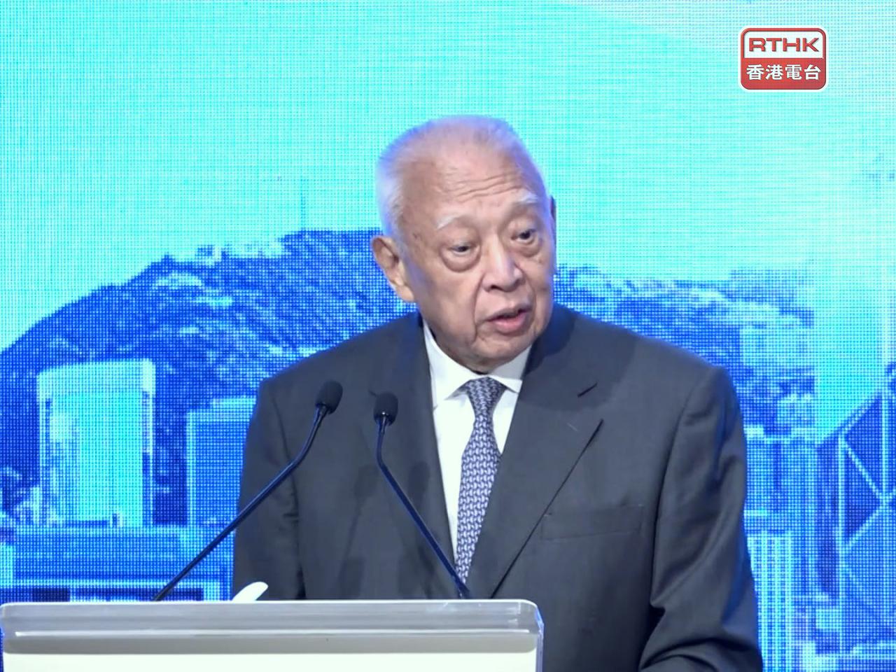 李慧琼指董建華竭誠領導香港特區順利成立，成功貫徹「一國兩制」、「港人治港」、高度自治。（港台圖片）