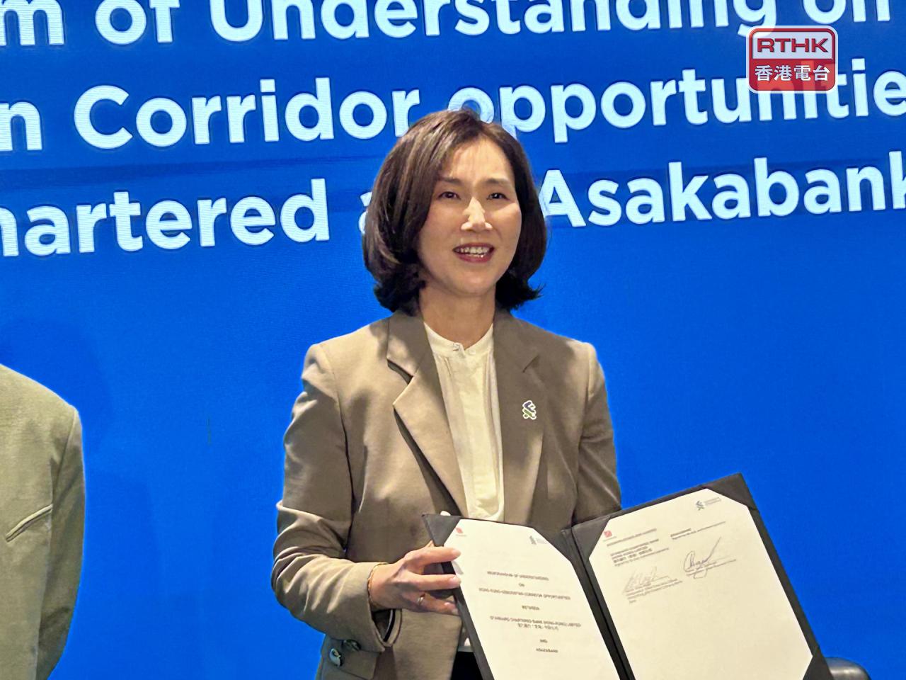 禤惠儀稱較早前出訪中亞簽署多份合作備忘錄已轉化為業務機會，於香港簽署合作協議。（羅煒皓攝）