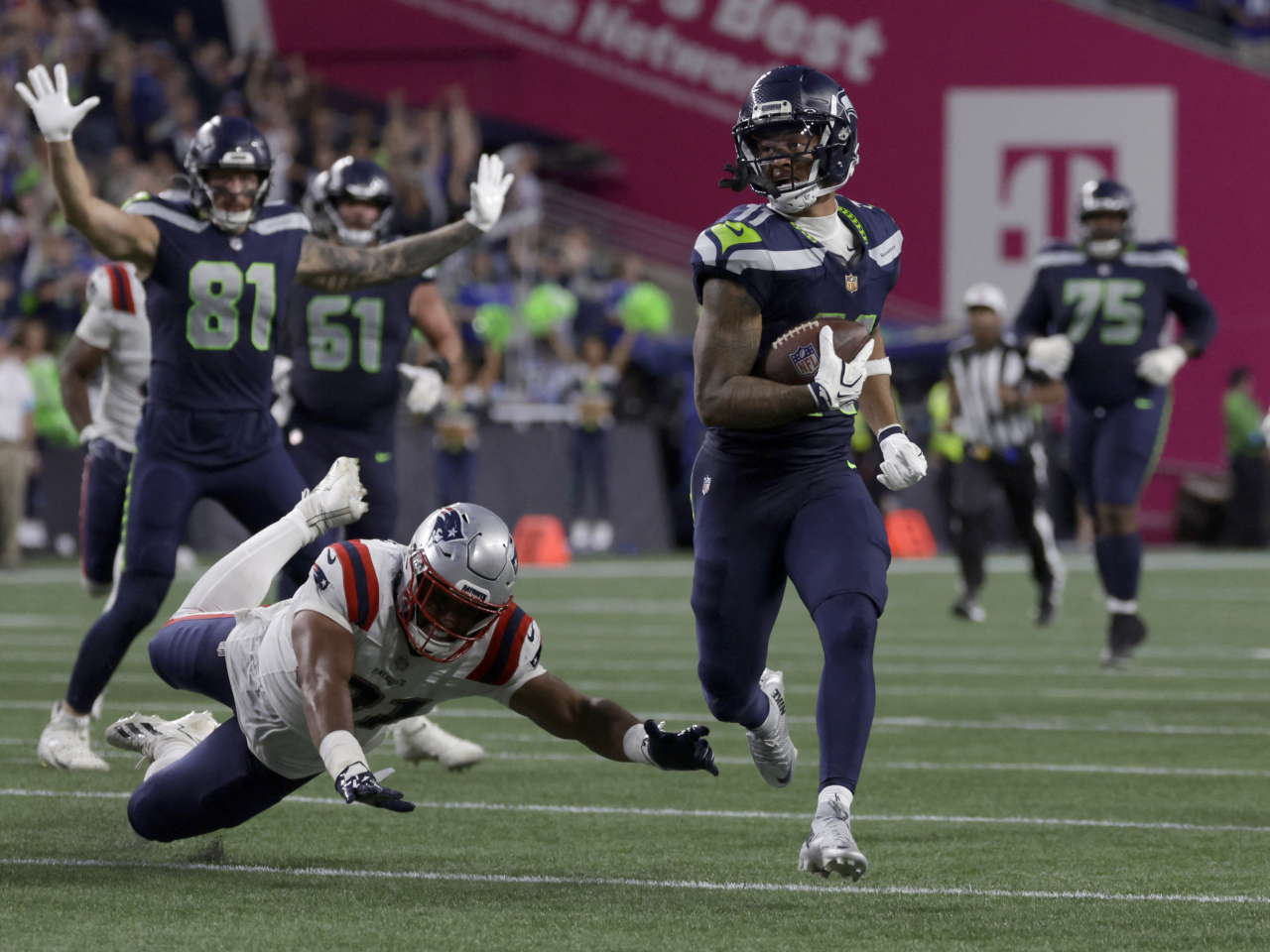 Seattle's Jaxon Smith-Njigba scored on a 45-yard touchdown early in the fourth quarter to tie the game at Lumen Field. Photo: Reuters