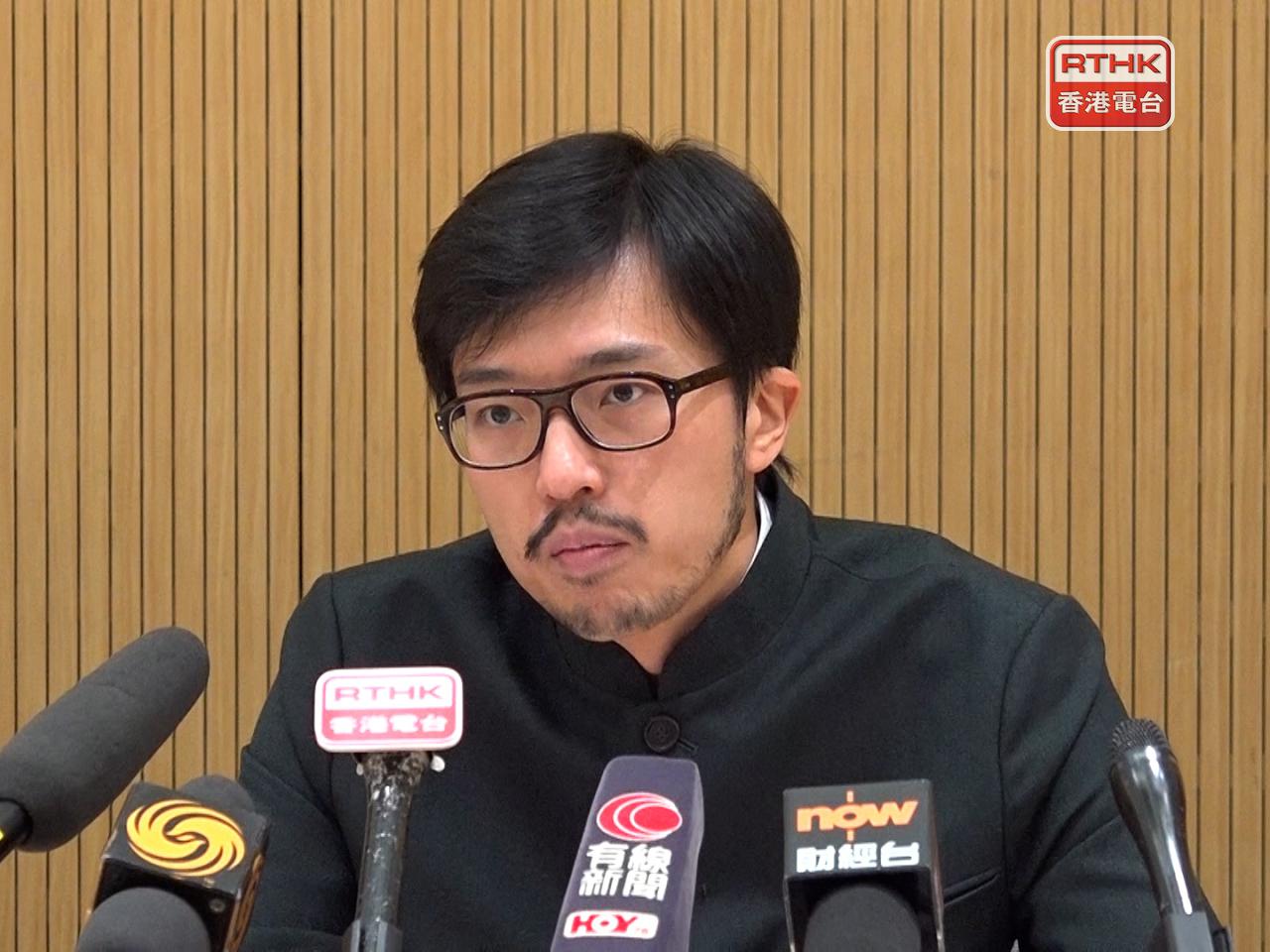 何力治在本台節目《千禧年代》說，今屆峰會論壇出席人數及參與國家的數量都增加，規格亦比過往為高。（港台圖片）