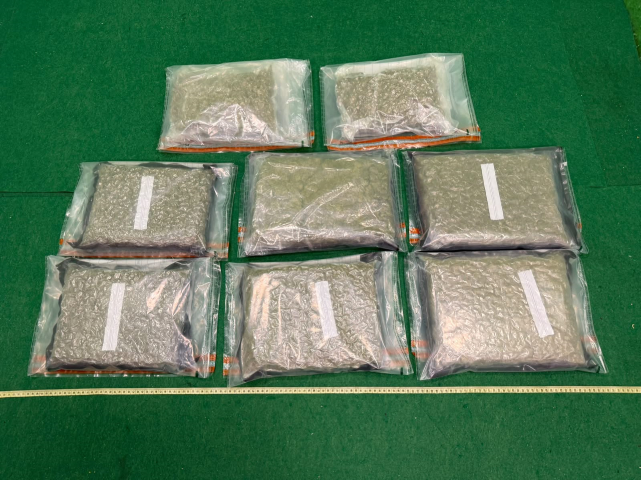 首宗案件中檢獲的懷疑大麻花。（政府新聞處）