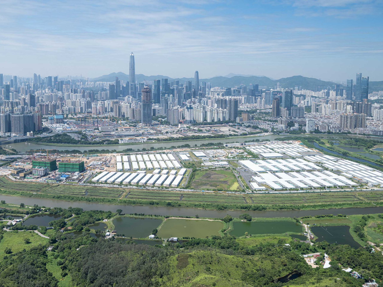 施政報告提出，去年12月正式開園的河套香港園區已有超過100家創科企業及機構陸續進駐，兩座濕實驗室大樓全數租出。（政府新聞處資料圖片）