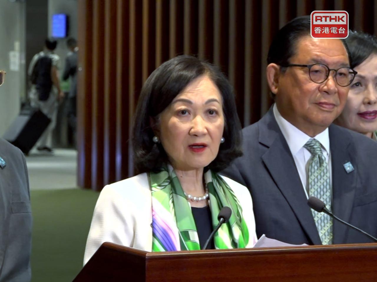 葉劉淑儀認為，五年規劃立足長遠，目標和核心原則明確，清晰勾劃香港未來5年的發展方向及策略。（郭志強攝）