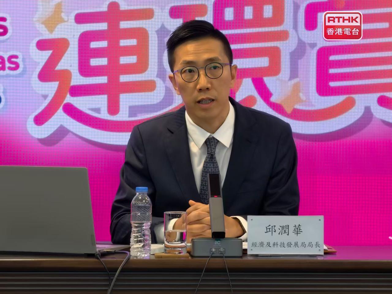 澳門經科局局長邱潤華表示，過去舉辦消費奬賞活動都為消費市場起提振作用。（鄭月明攝）