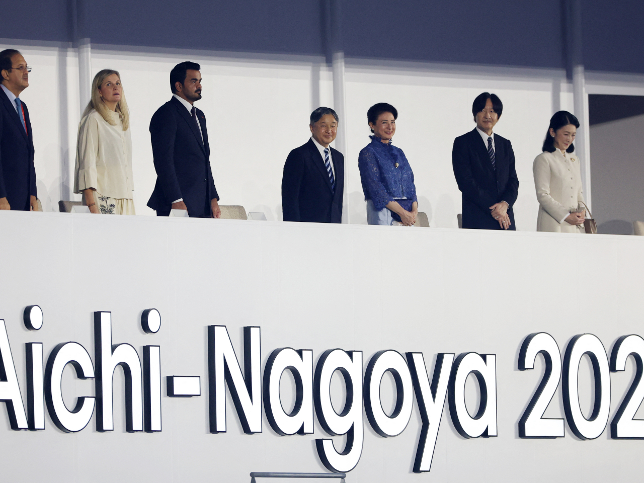 日皇德仁與皇后雅子、亞奧理事會主席焦安親王、國際奧委會主席考文垂出席開幕式。（路透社）