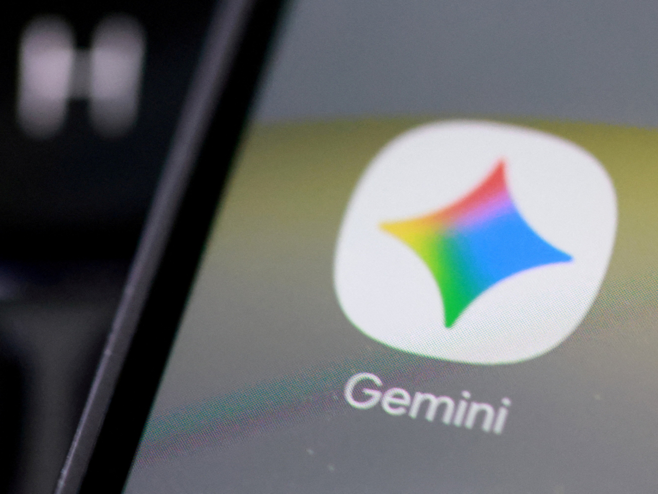 Google承認，Gemini今年5月在網絡安全能力測試中，入侵了三間真實公司的系統。(路透社資料圖片)