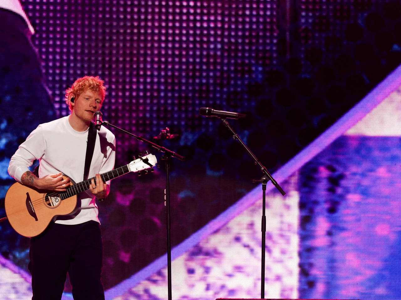 Ed Sheeran has come under fire for apparently bowing to pressure to axe Macklemore over his speech in support of the Palestinians. File photo: Reuters