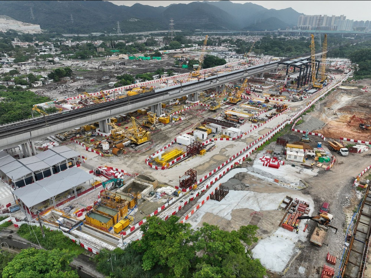 圖示的基建設施是屯馬線洪水橋站。（甯漢豪網誌圖片）