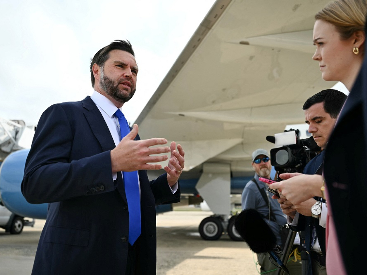 US Vice President JD Vance &ndash; a former CNN commentator before his move into politics &ndash; accused the outlets of disseminating "left-wing propaganda." Photo: Reuters