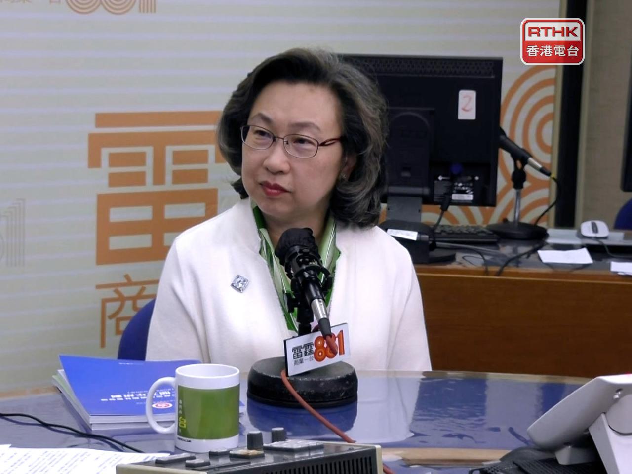 楊何蓓茵強調公務員需要小心工作，所屬職級要有應有的產出，否則需要接受培訓，如未能達到要求會被著令退休。（廖漢榮攝）