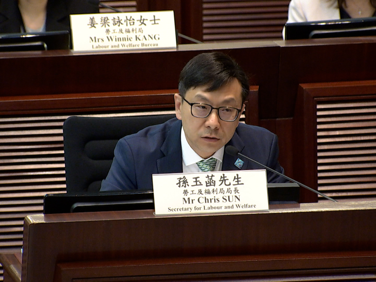 孫玉菡表示，「外籍家居照顧員」的能力要等同現時安老院舍的保健員，他們需在原居地接受培訓。