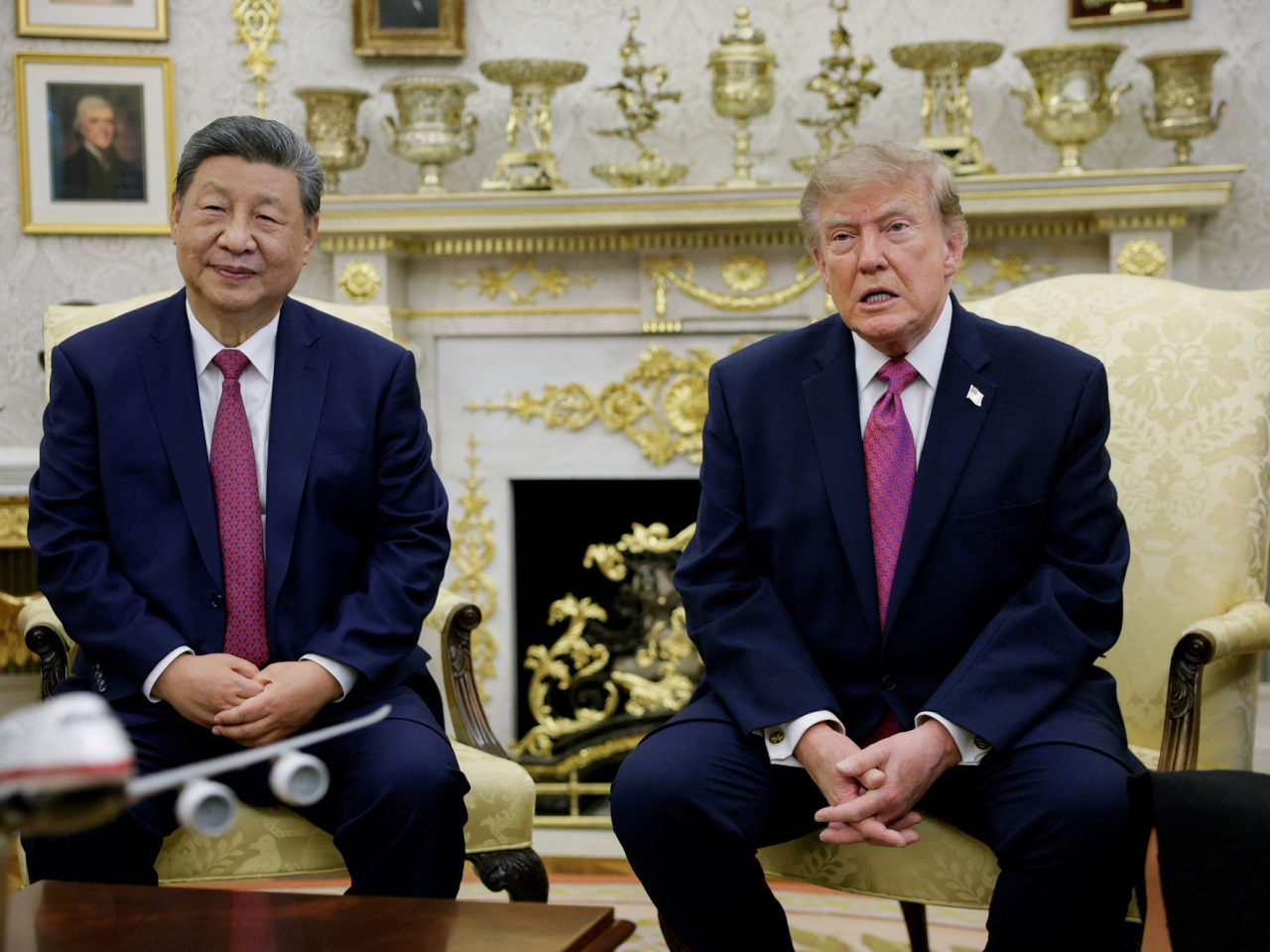 習近平說構建中美建設性戰略穩定關係，不是權宜之計，亦不是朝夕之功。圖為他與特朗普會面的情況。（路透社）