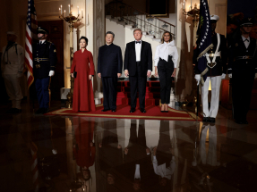 Xi attends state dinner hosted by Trump