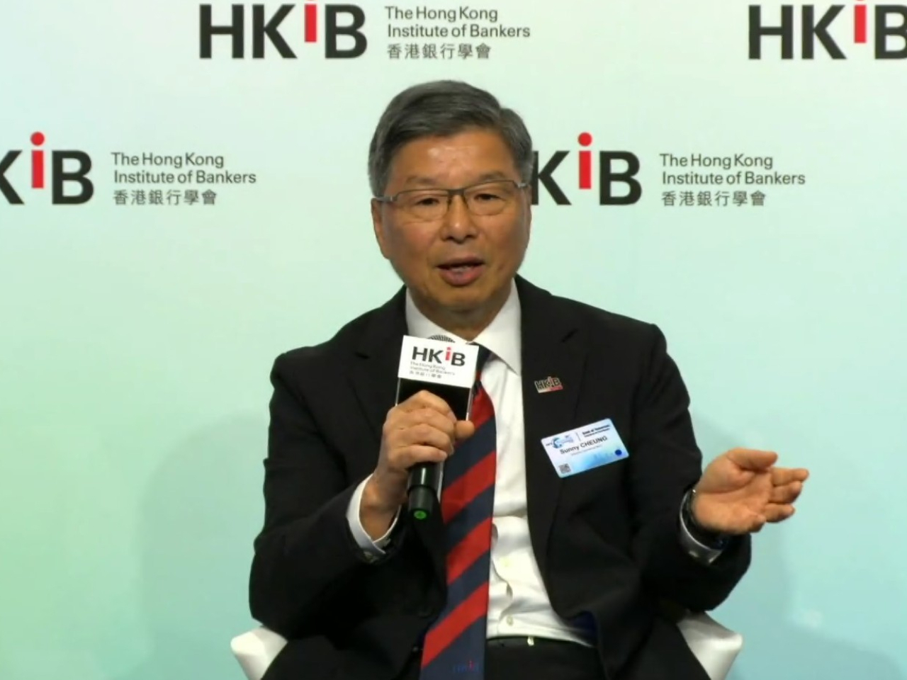 張耀堂相信，銀行要進行數碼轉型，利用新技術將傳統產品代幣化。（網上直播截圖）