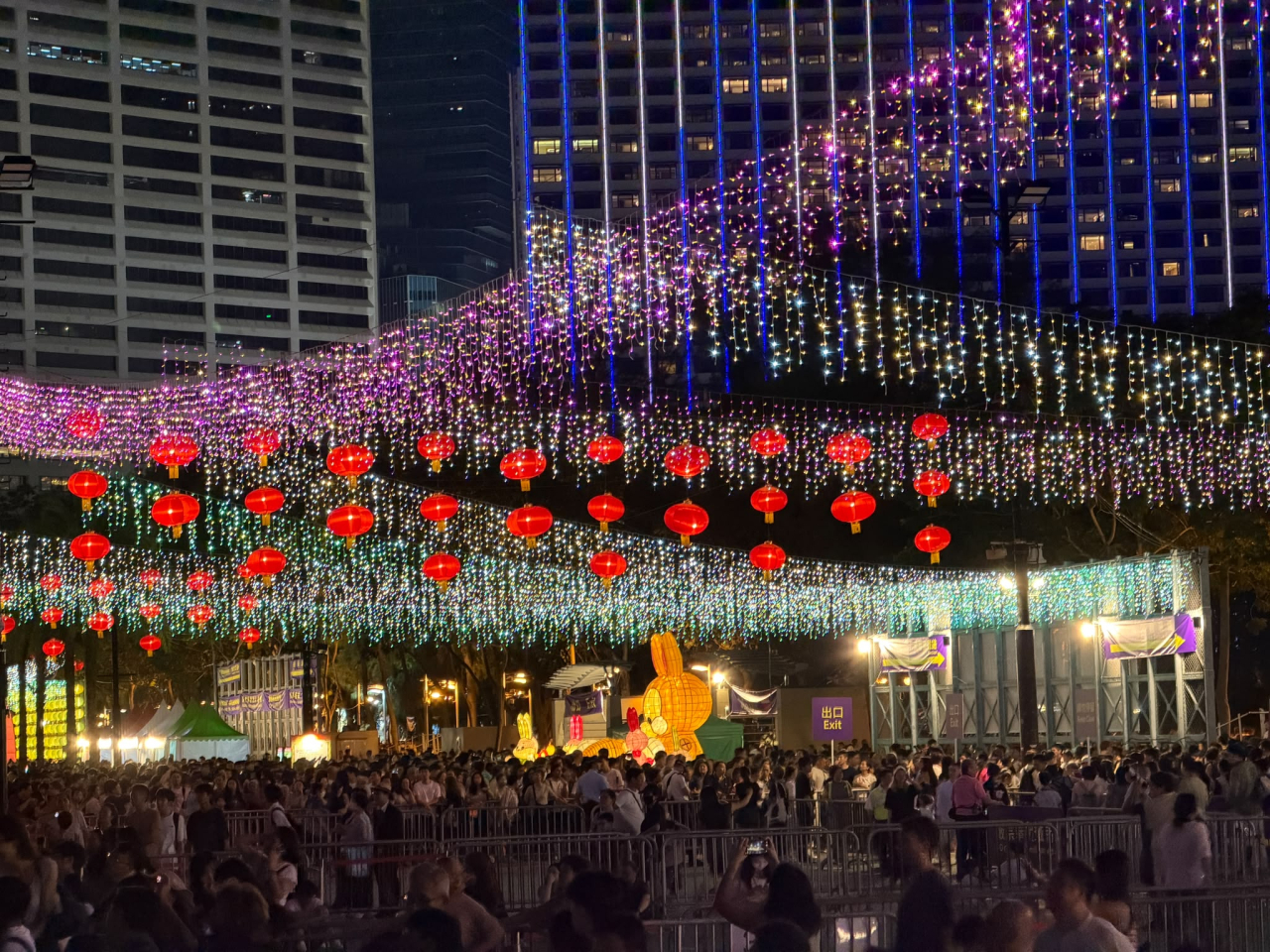 譚光舜表示，近期內地經濟持續回穩，帶動外遊消費意慾，加上本港舉行中秋盛事活動，吸引旅客訪港。（港台圖片）