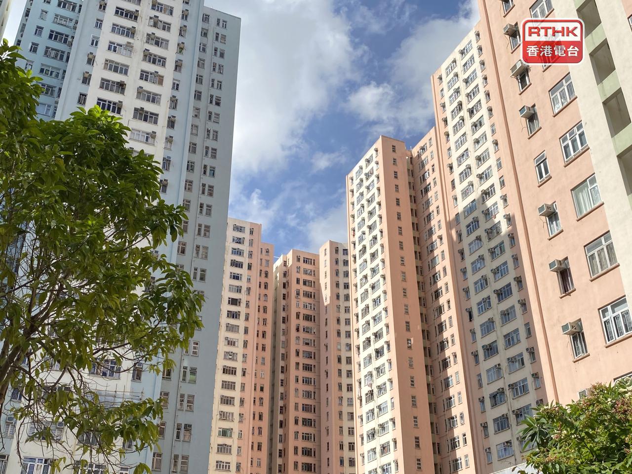 差估署數據顯示，本港8月樓價指數輕微反彈至320.5；租金指數再創新高，報210.3。（港台圖片）