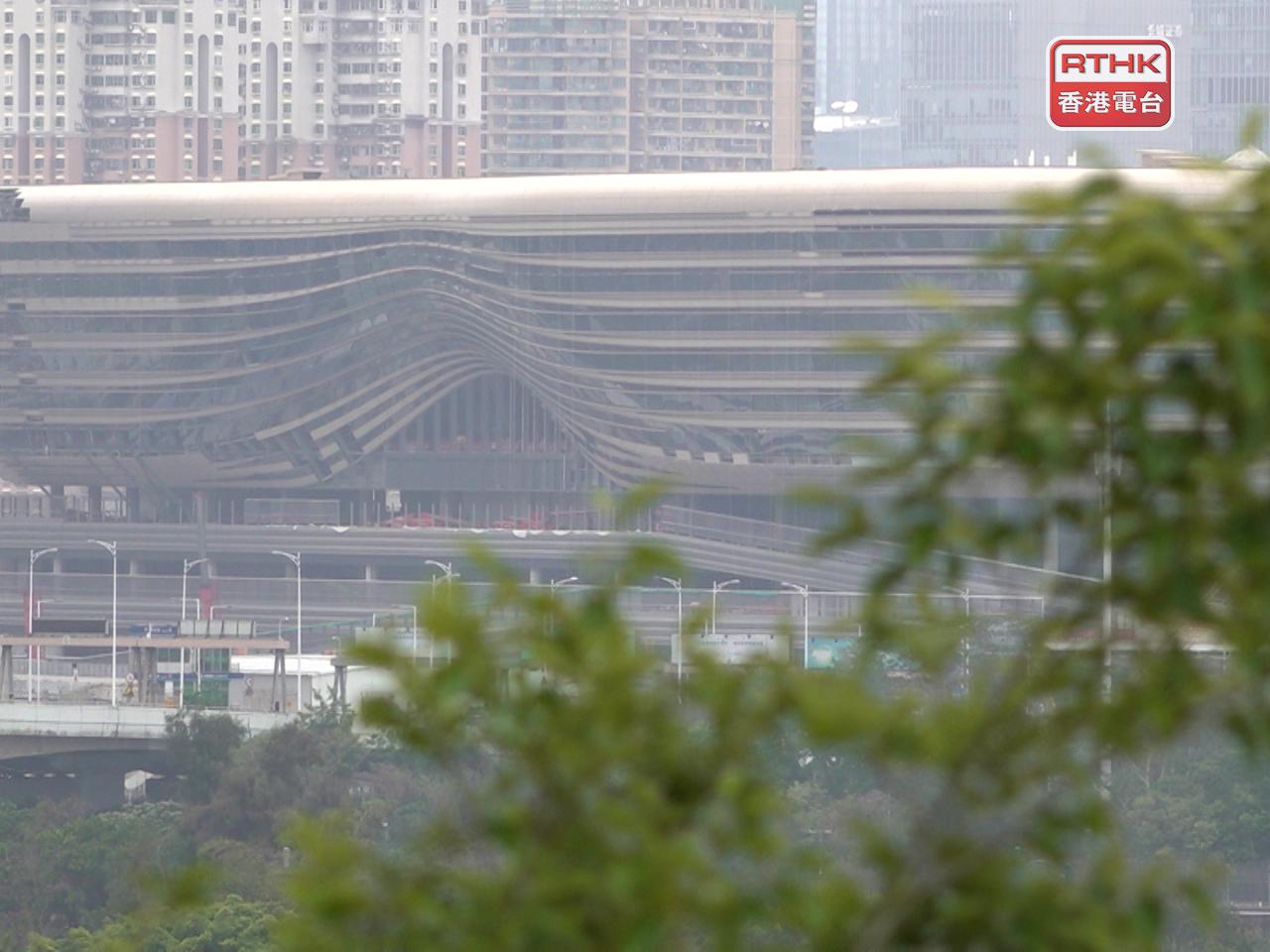 深圳市政府口岸辦公室表示，皇崗口岸聯檢大樓市政工程項目通過竣工驗收。（港台圖片）