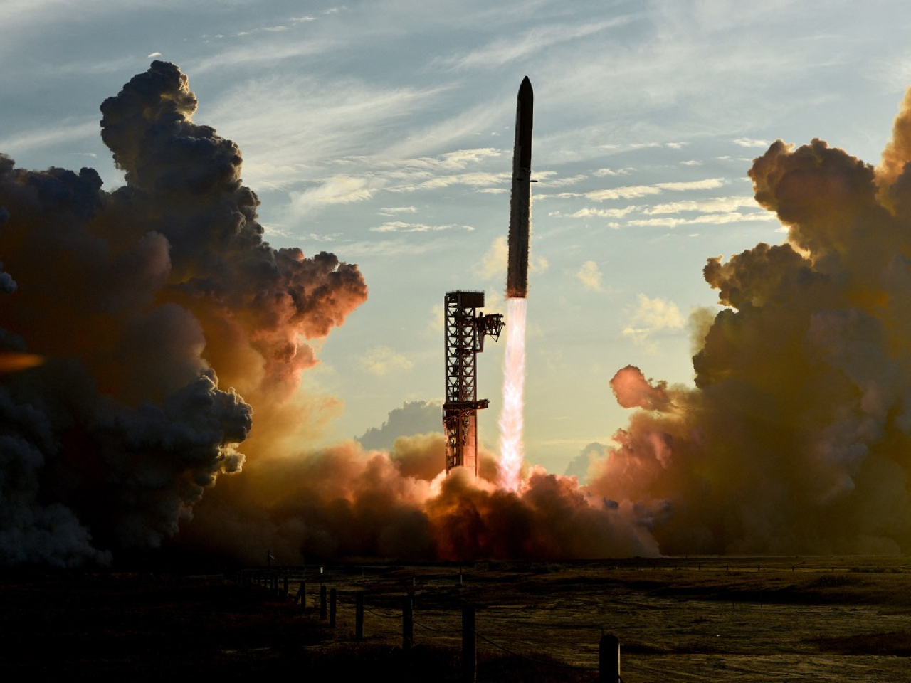 The Starship megarocket reached orbit and deployed 26 satellites before splashing down in the Pacific, despite suffering an engine failure. Photo: Reuters