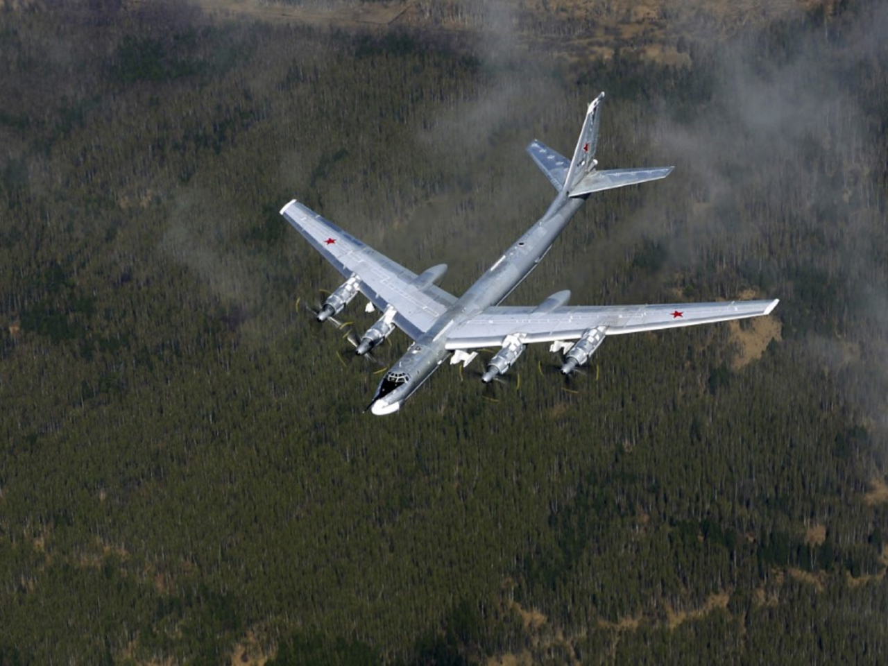 報道指飛機墜毀地點無人居住。圖為圖-95戰略轟炸機。（法新社資料圖片）