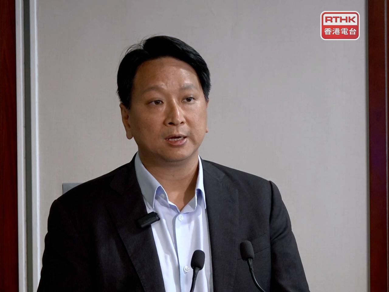 鄧家彪建議政府推動更多巴士線全日行經中九龍繞道，發揮最大交通效益。（梁禎祥攝）