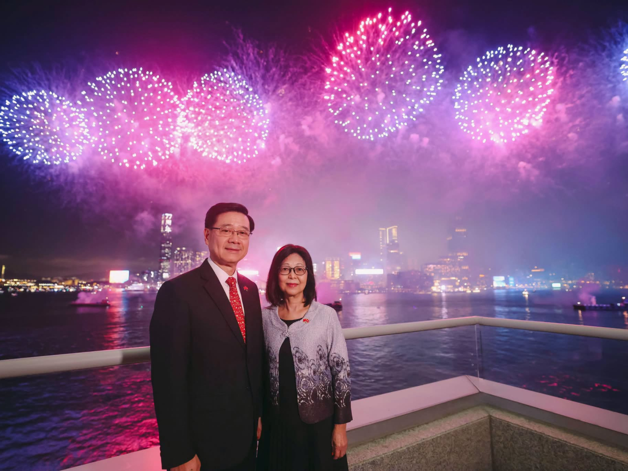 李家超表示，讓大家帶著這份美好祝願，與國家一起穩步向前。（李家超社交專頁）