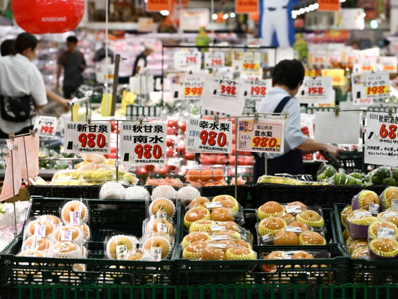 東京9月通脹率及核心通脹率都創10個月新高，強化日本央行進一步加息預期。（法新社資料圖片）