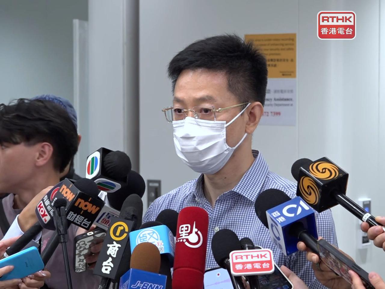 有市民到啟德醫院求診，感受到醫院有一定規模，醫療設備新淨，沿途指示清晰。（陳韋丞攝）