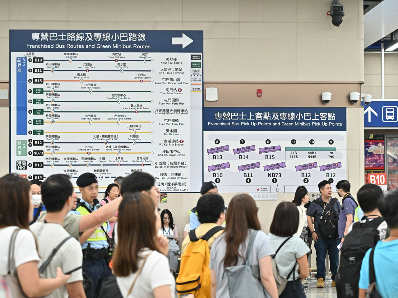 運輸署表示，已在交匯處各主要位置和上客區附近，增設多個顯示屏，巴士、小巴路線目的地、途經站點、登車位置等資訊。（運輸署社交網站圖片）
