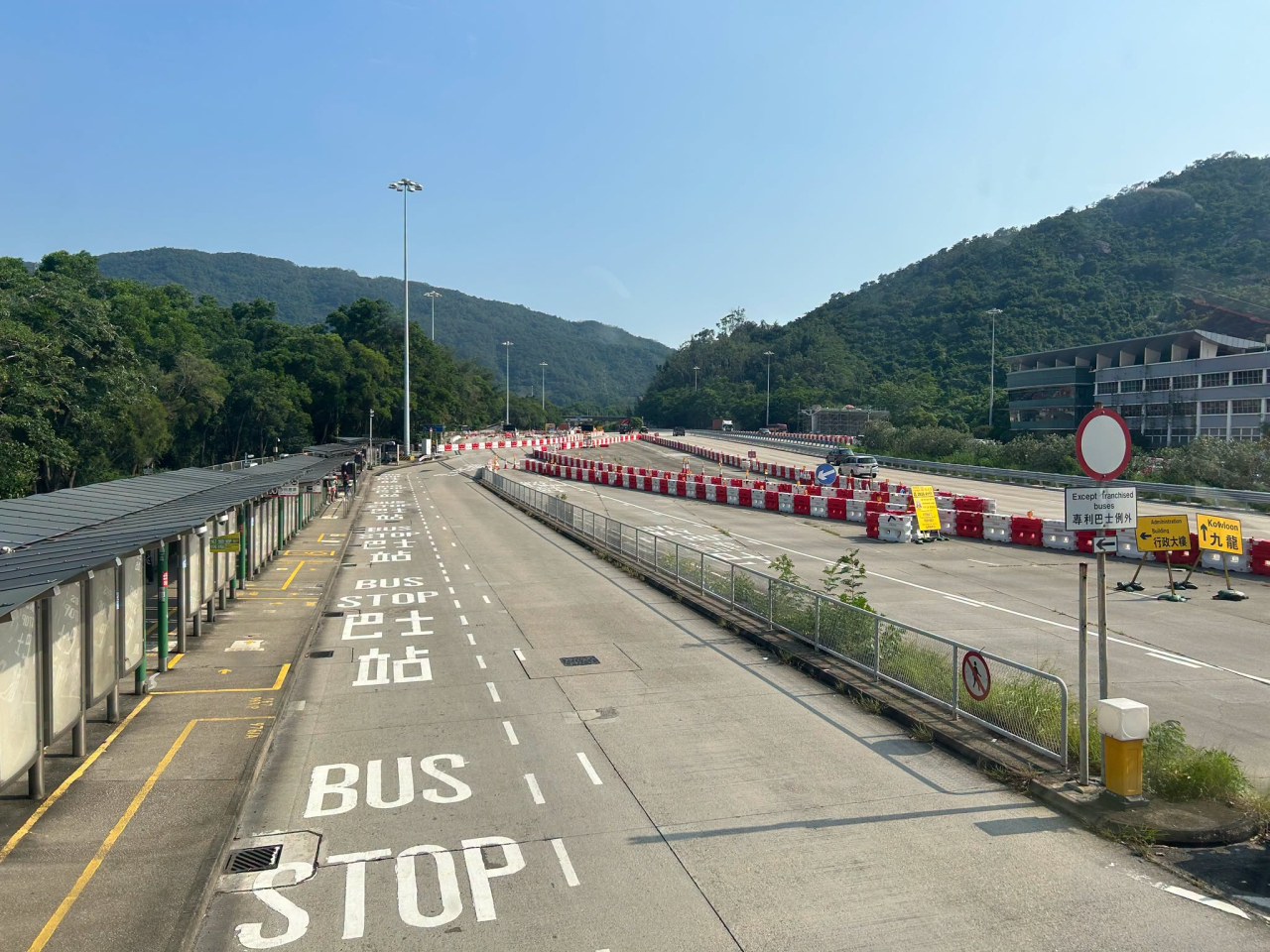 其中3條專營巴士路線，包括九巴B10、城巴B13、B14，會停靠大欖隧道轉車站。（運輸署社交網站圖片）