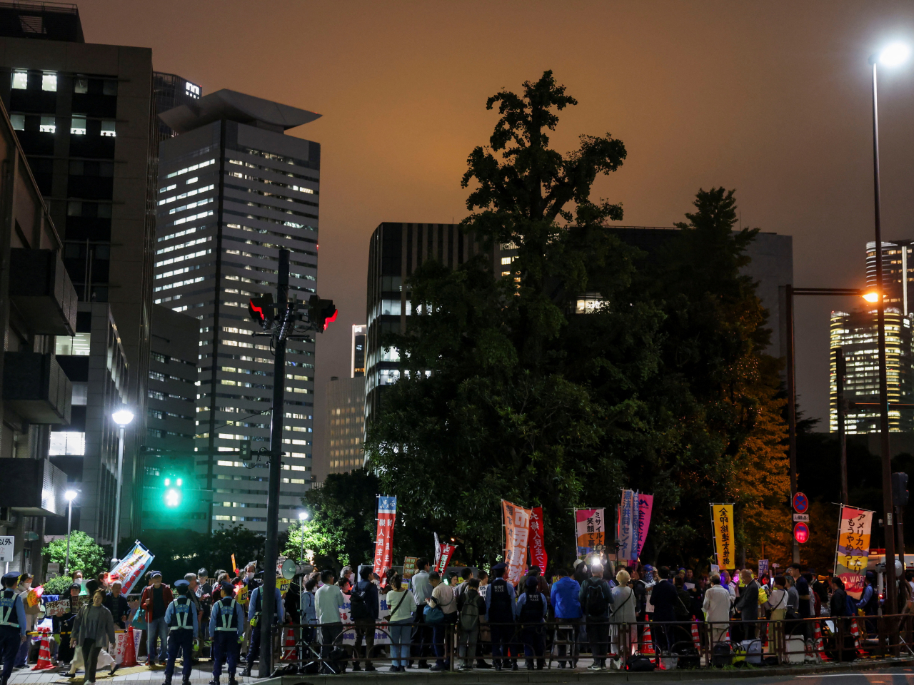 日本東京近日有民眾上街抗議，聲援在沖繩遇害的女子。（路透社資料圖片）