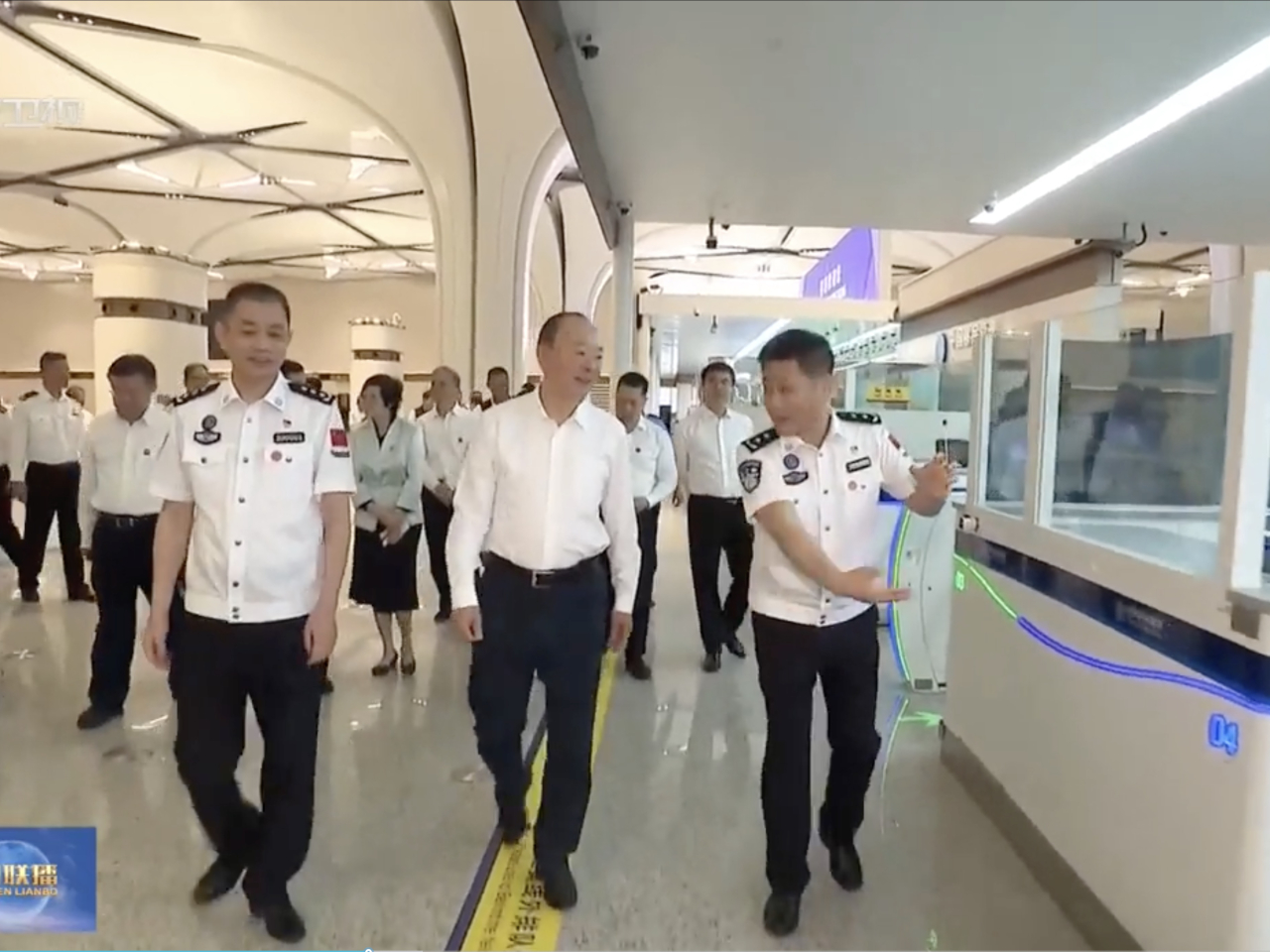 黃坤明強調，深圳要以新口岸開通為契機，更加緊密對接香港北部都會區建設。(港台圖片)
