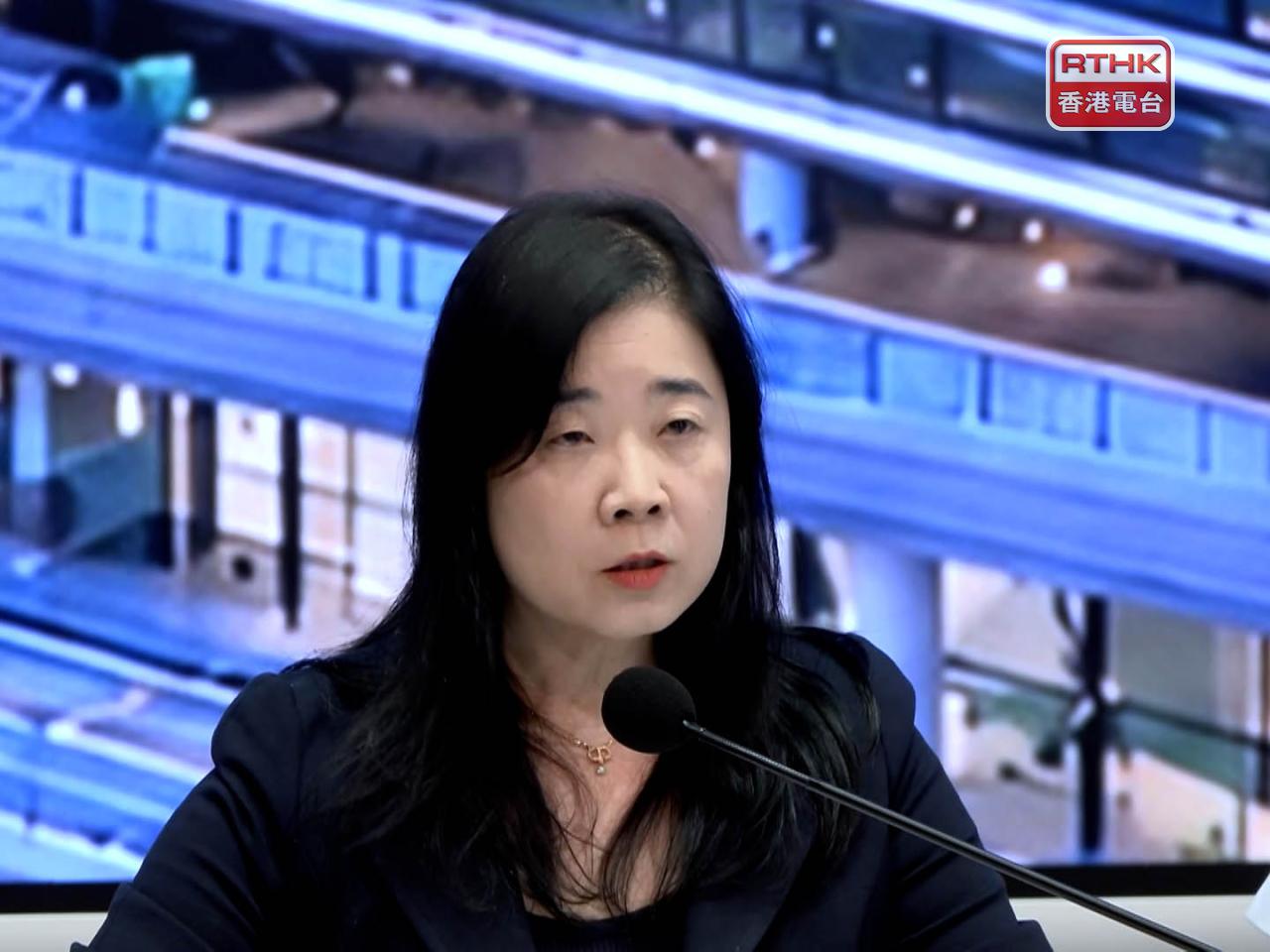 謝善怡說，已經設置適當的交通標誌和道路標記，指示駕駛人士前往新口岸，警方亦會在現場指引車輛。（廖漢榮攝）